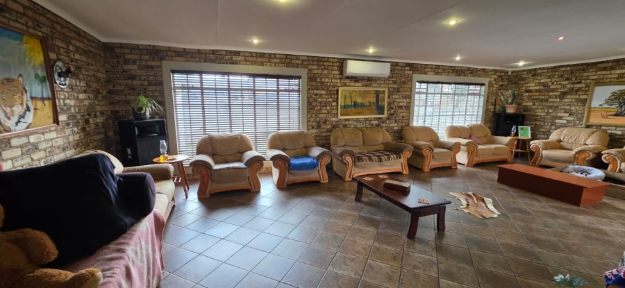 4 Bedroom Property for Sale in Miederpark North West